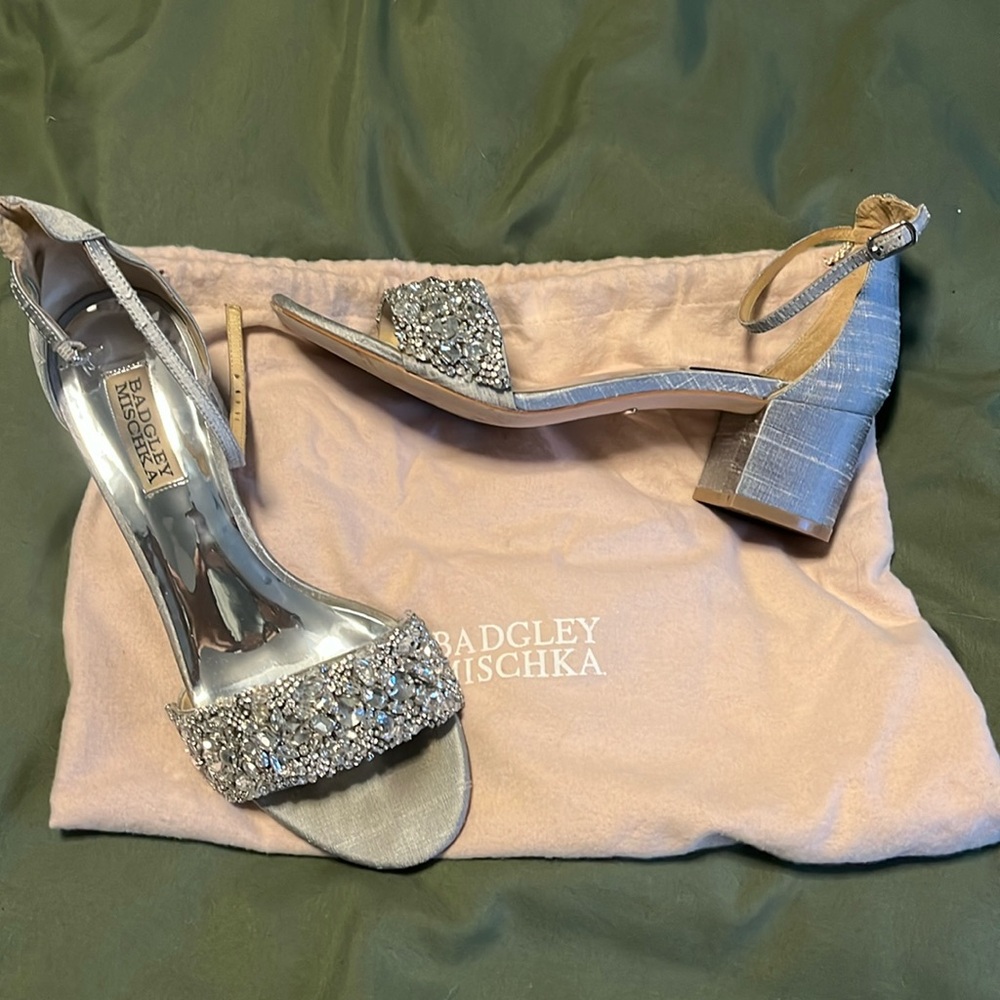 Badgley mischka formal heels